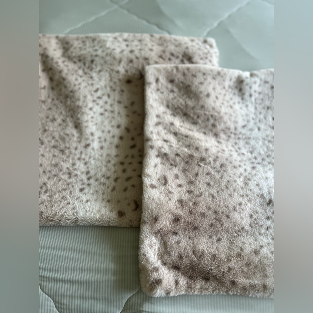 Plush Faux Fur Pillowcases - Speckled Cream Taupe